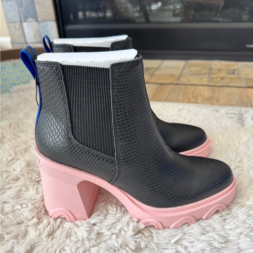 NIB Sorel Brex waterproof block heel platform chelsea Boots